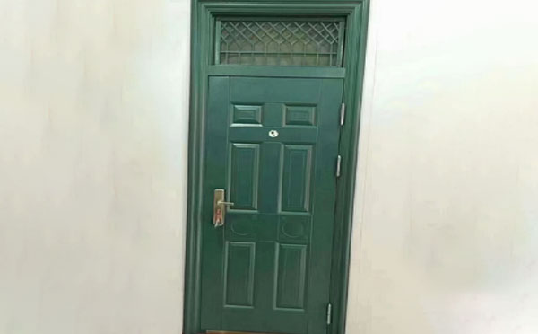 渭滨学校教室门