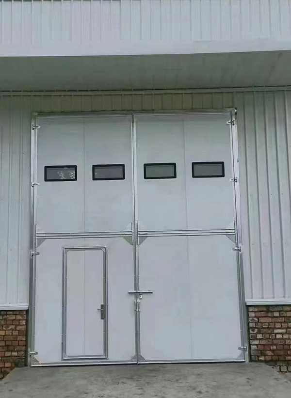 渭滨工业门在设备装配车间出入口的实施记录